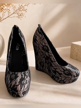 Y2K A.Co Black Lace Wedge Heels Size 8 / EU 39 Pink Underlay 5.5 Inch Wedge Heel